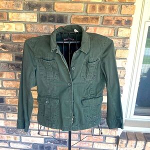 Large hunter green with satin pink accents utility jacket w pockets. GUC sz M-L
